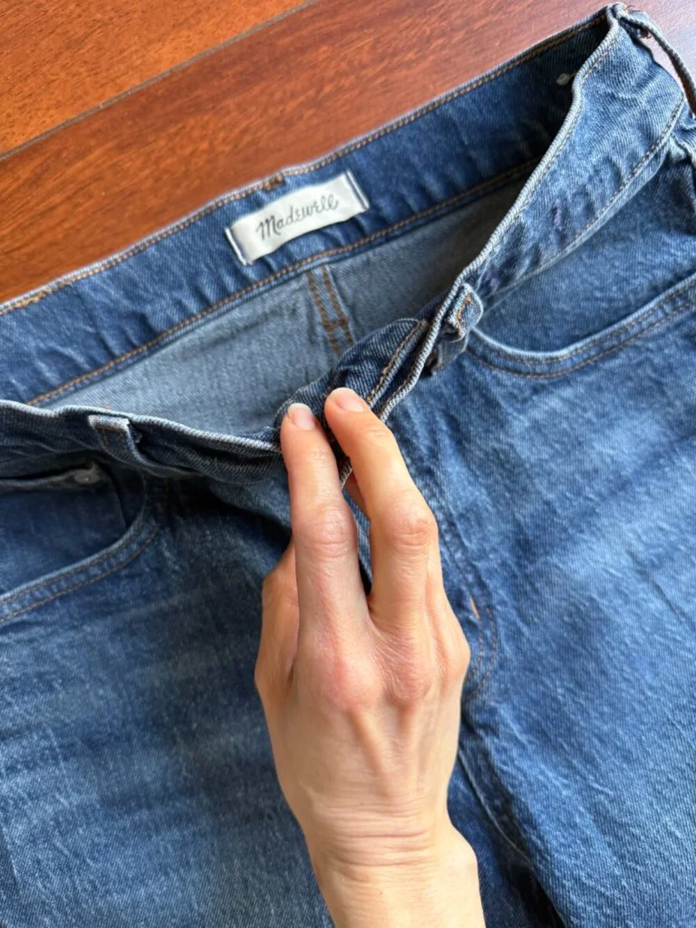 Madewell, The Perfect Vintage Jean Size 26, Straight Leg, Mid Rise Medium Wash - Picture 4 of 9